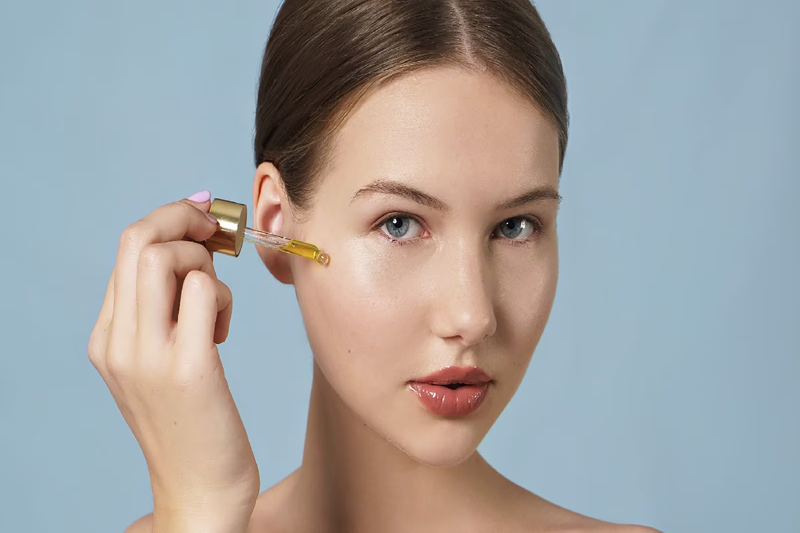 Hyaluronic Acid in Skincare – Effects, Application & More