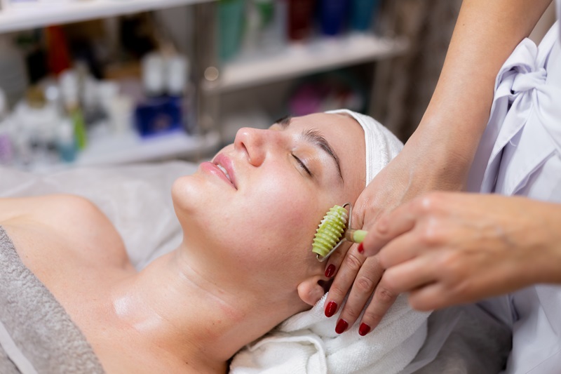 Facial Massage Techniques for Different Skin Concerns