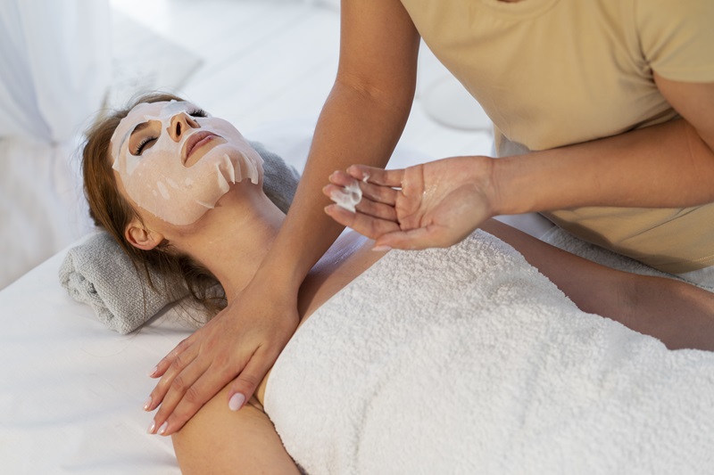 Preparing Your Skin Before Facial Massage